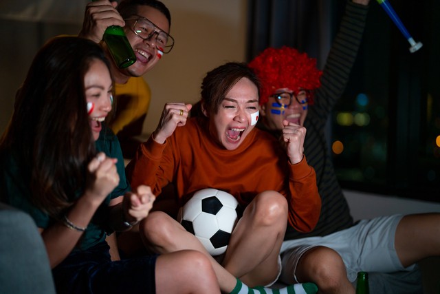 Khi thánh đường bóng đá kết nối triệu trái tim - Ảnh 2.