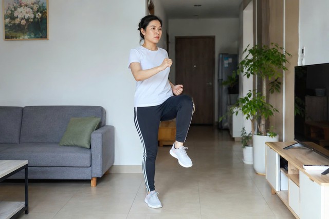 C&aacute;c b&agrave;i tập nhẹ nh&agrave;ng gi&uacute;p hạ đường huyết sau khi ăn - Ảnh 1.