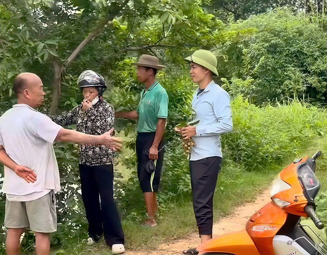 Người trẻ 'g&aacute;nh việc l&agrave;ng': Đưa tư duy số về th&ocirc;n, tổ d&acirc;n phố - Ảnh 1.