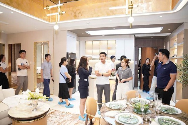 Bàn giao full nội thất tích hợp Samsung SmartThings, nâng tầm chuẩn sống tại The Emerald Boulevard- Ảnh 3.