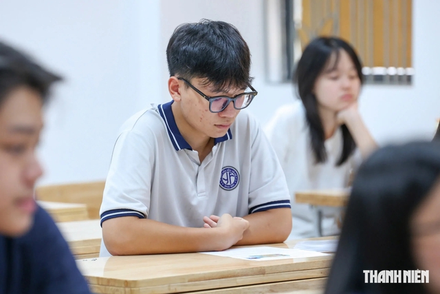 Thí điểm thi tốt nghiệp THPT 2027 trên máy tính - Ảnh 1.