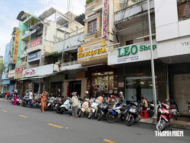 Tiệm vàng Hồng Phúc ở Mỹ Tho tạm ngưng hoạt hơn 2 tháng- Ảnh 1.