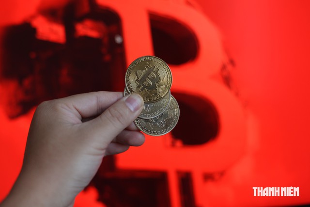 Giá Bitcoin hôm nay 17.7.2026: Bitcoin lao dốc khi chứng khóa Mỹ bị bán tháo - Ảnh 1.