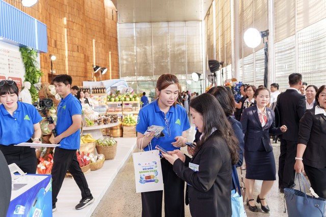 Saigon Co.op ra mắt hệ sinh thái đổi điểm đa dịch vụ cho khách hàng thành viên - Ảnh 3.