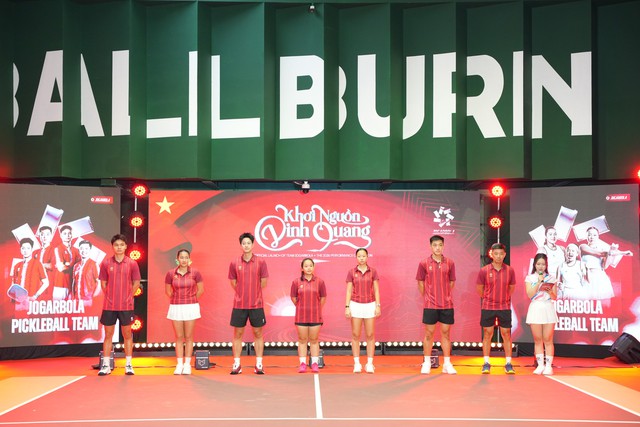 Đỗ Minh Quân, Trịnh Linh Giang và Trương Vinh Hiển cùng chung đội pickleball- Ảnh 1.