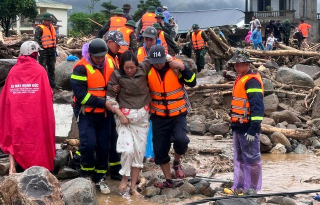 Lai Châu thiệt hại 190 tỉ đồng, vẫn còn 300 nhà nguy cơ sạt lở - Ảnh 2.