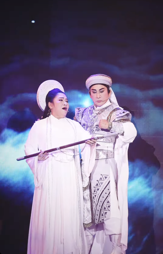 NSND Lệ Thủy xúc động khi hát lại 'Chàng là ai' sau hơn 60 năm- Ảnh 6.