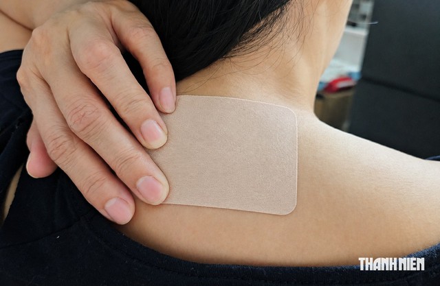 Bác sĩ cảnh báo: Đau đầu đừng chỉ xoa dầu gió, dán cao - Ảnh 3.