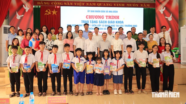 Thêm xã ở Đồng Nai tặng SGK miễn phí cho học sinh từ lớp 1 đến 12 - Ảnh 5.