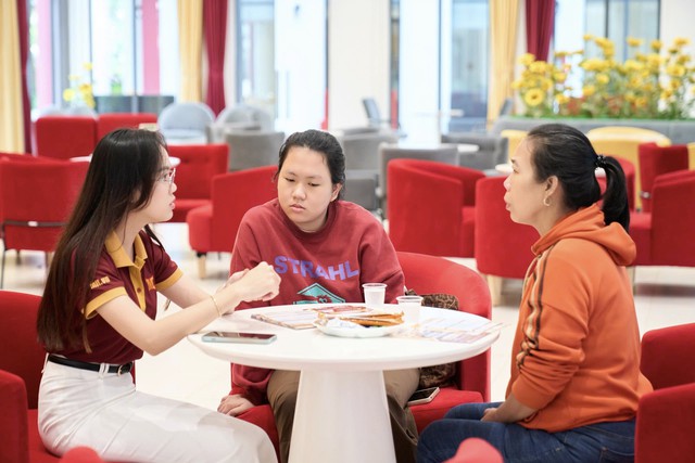 Trường ĐH ngoài công lập không giảm hồ sơ xét tuyển, nhưng tỉ lệ ảo có nhiều? - Ảnh 1.