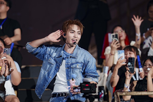 Vừa debut, UPRIZE đã khiến fan 'dậy sóng' với concert riêng - Ảnh 1.