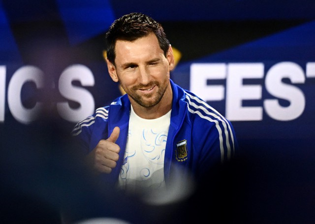 HLV Scaloni nói cực hay về người thầy Fuente, tiết lộ tương lai Messi sau chung kết World Cup- Ảnh 3.