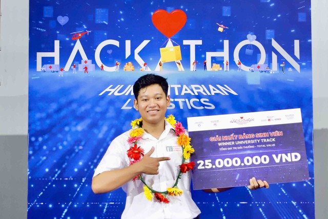 Vừa vào giảng đường đã không ngại thử thách, đến năm 2 “ẵm” giải quán quân - Ảnh 2.