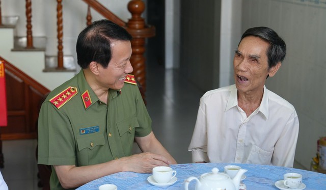 Đại tướng Lương Tam Quang tri ân người có công ở Gia Lai - Ảnh 5.