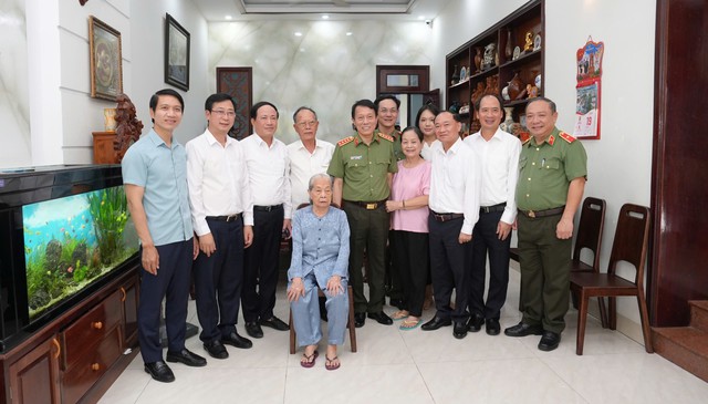 Đại tướng Lương Tam Quang tri ân người có công ở Gia Lai - Ảnh 6.