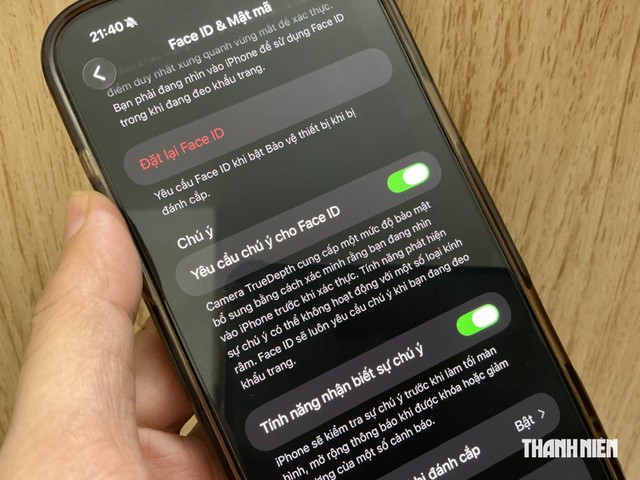 Bí mật phía sau chấm đỏ nhấp nháy trên iPhone - Ảnh 1.