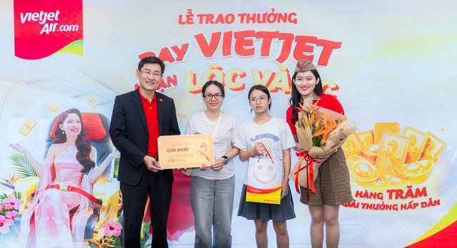 V&eacute; bay m&ugrave;a h&egrave; bất ngờ mang về 1 lượng v&agrave;ng cho nữ h&agrave;nh kh&aacute;ch Ph&uacute; Thọ- Ảnh 2.
