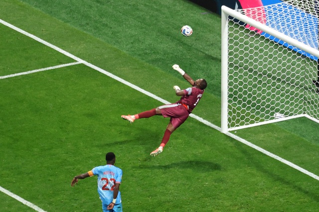 World Cup kinh điển của những thủ môn vô danh: Vozinha gọi, Mpasi trả lời- Ảnh 3.