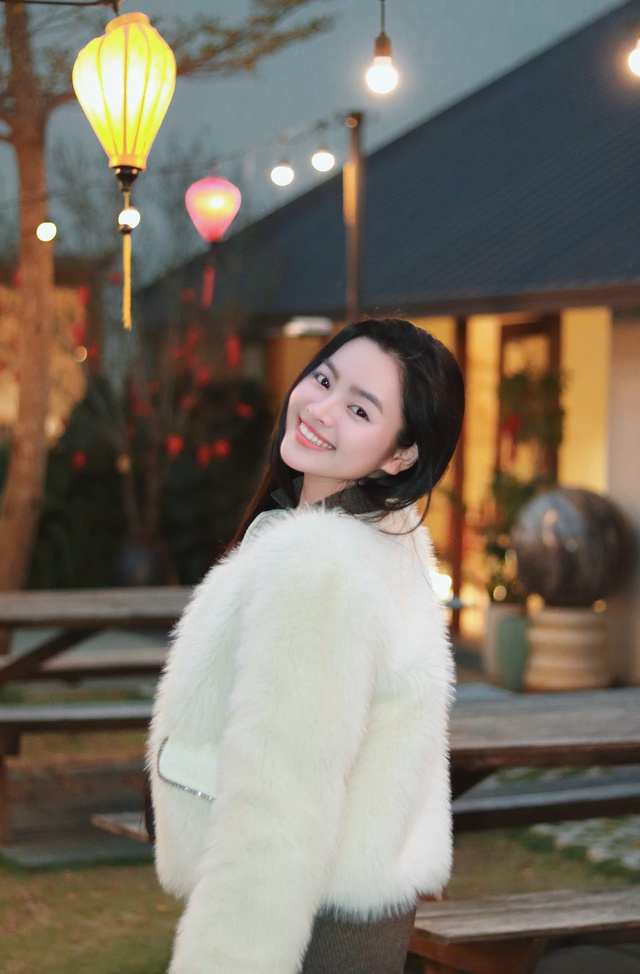 Ca sĩ Thu Hường: Tốt nghiệp thủ khoa, kiên định với dòng nhạc bolero - Ảnh 4.