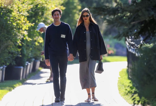 Mối quan hệ ít người biết giữa siêu mẫu Karlie Kloss và gia đình Trump - Ảnh 2.