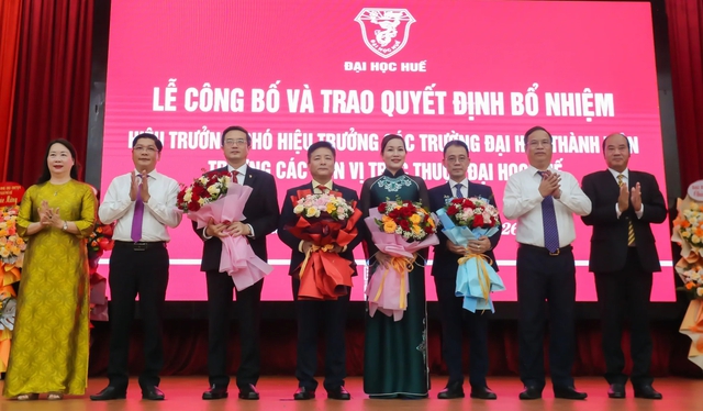 Đại học Huế bổ nhiệm lại lãnh đạo các trường đại học thành viên - Ảnh 1.