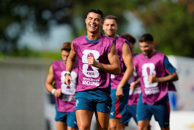 Ronaldo nguy cơ cao phải ngồi dự bị trận sống còn đấu Croatia, HLV Martinez tạo cú sốc?- Ảnh 2.
