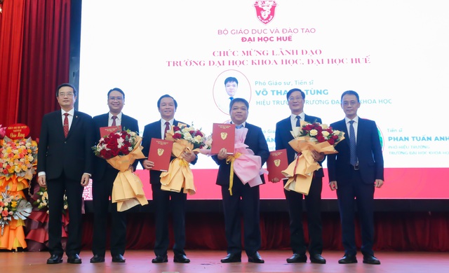 Đại học Huế bổ nhiệm lại lãnh đạo các trường đại học thành viên - Ảnh 2.