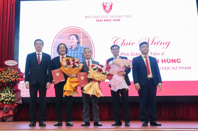 Đại học Huế bổ nhiệm lại lãnh đạo các trường đại học thành viên - Ảnh 7.