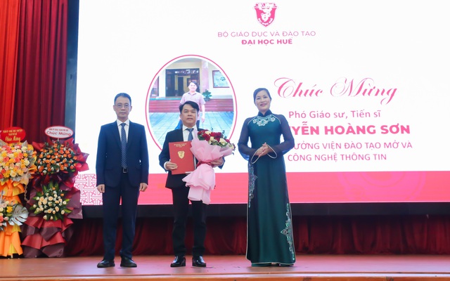 Đại học Huế bổ nhiệm lại lãnh đạo các trường đại học thành viên - Ảnh 9.