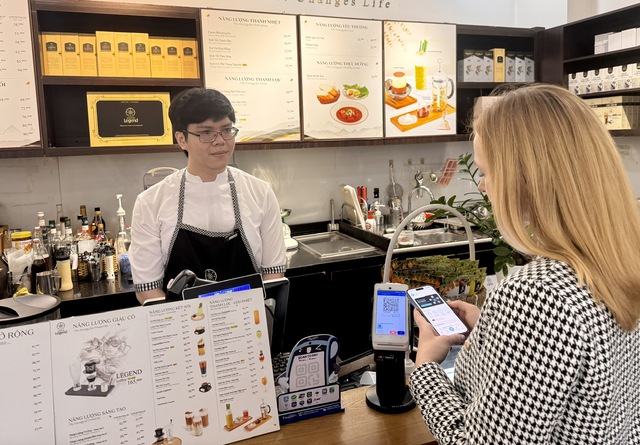 Việt Nam kết nối thanh toán QR với Singapore, khách du lịch được gì? - Ảnh 2.