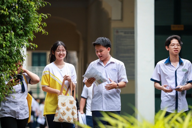 Điểm thi tiếng Anh tốt nghiệp THPT: Đừng quy trách nhiệm vội vã... - Ảnh 2.