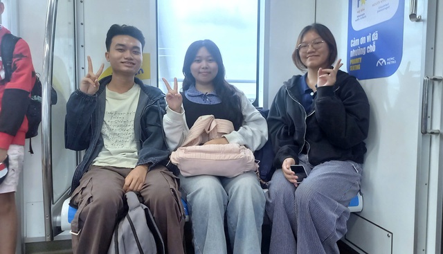 Metro miễn phí hút người trẻ đến trải nghiệm trong ngày đặc biệt - Ảnh 3.