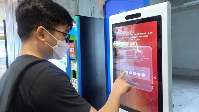 Metro miễn phí hút người trẻ đến trải nghiệm trong ngày đặc biệt - Ảnh 2.
