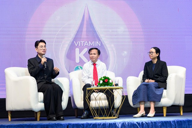 Vì sao nên chủ động bổ sung vitamin K2 trong 1.000 ngày đầu đời của trẻ? - Ảnh 1.