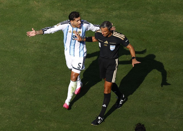 Cựu trọng tài FIFA chỉ trích đội tuyển Argentina, gọi Paredes là 'nỗi xấu hổ': Đề nghị treo giò 10 trận- Ảnh 2.