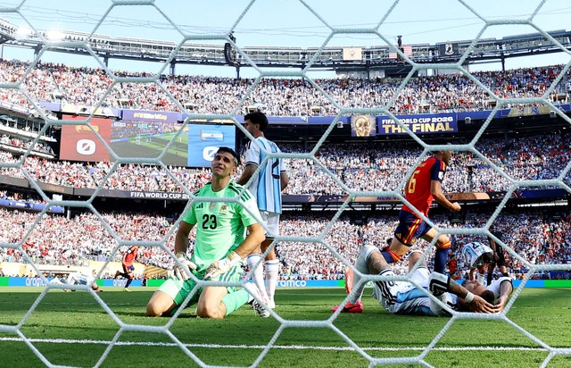 Đội tuyển Argentina trở về nước trong cơn đượm buồn, tại sao Messi ở lại Mỹ?- Ảnh 3.