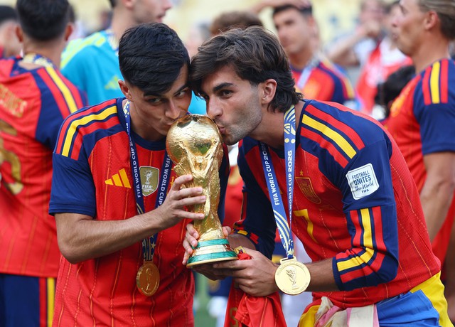 'Số 7' đập tan giấc mơ của Messi- Ảnh 2.