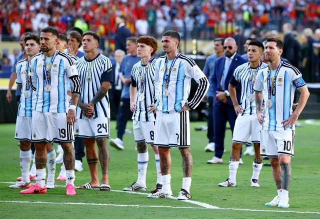 CĐV Argentina ném đá vào cảnh sát sau thất bại ở chung kết World Cup 2026- Ảnh 4.