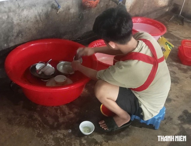 Mẹ lâm trọng bệnh, 2 con có nguy cơ nghỉ học- Ảnh 3.