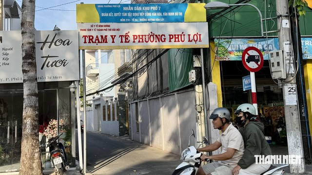TP.HCM giao trụ sở cũ bỏ trống làm điểm trạm y tế, tiếp nhận hàng cứu trợ - Ảnh 4.
