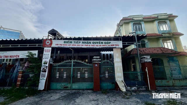 TP.HCM giao trụ sở cũ bỏ trống làm điểm trạm y tế, tiếp nhận hàng cứu trợ - Ảnh 1.