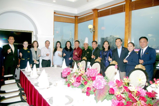 Saigontourist Group ‘bắt tay’ Yan Can Cook đưa ẩm thực Việt Nam thành sản phẩm du lịch - Ảnh 1.