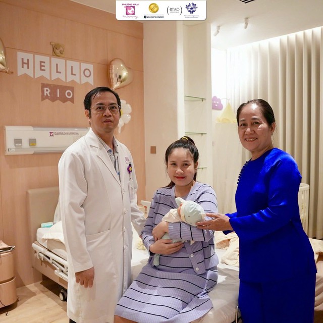 TP.HCM: Kỳ tích sinh mổ lần 5, người mẹ ôm con trong nước mắt hạnh phúc - Ảnh 3.