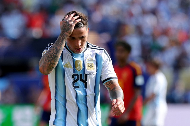 Sao Argentina Enzo Fernandez lần đầu lên tiếng về tấm thẻ đỏ tai hại ở chung kết World Cup- Ảnh 3.