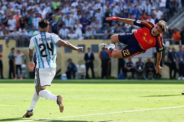 Sao Argentina Enzo Fernandez lần đầu lên tiếng về tấm thẻ đỏ tai hại ở chung kết World Cup- Ảnh 1.