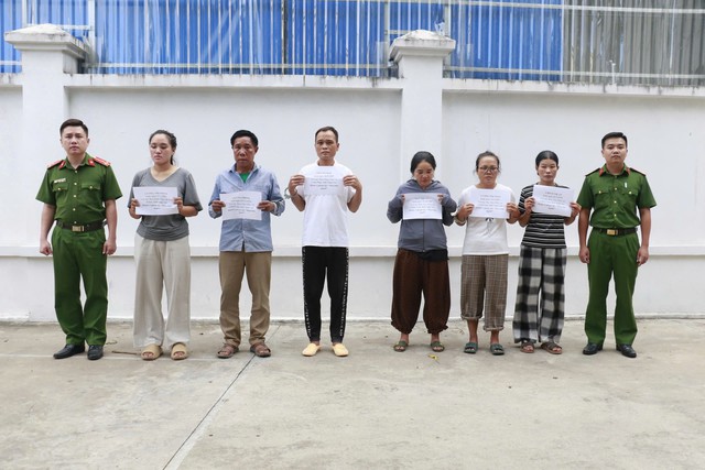 Bắt 6 nghi phạm mua bán người qua biên giới - Ảnh 1.