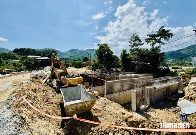 Sau thời gian vướng mặt bằng, cầu Sơn Mùa thi công trở lại đạt 70% khối lượng - Ảnh 4.