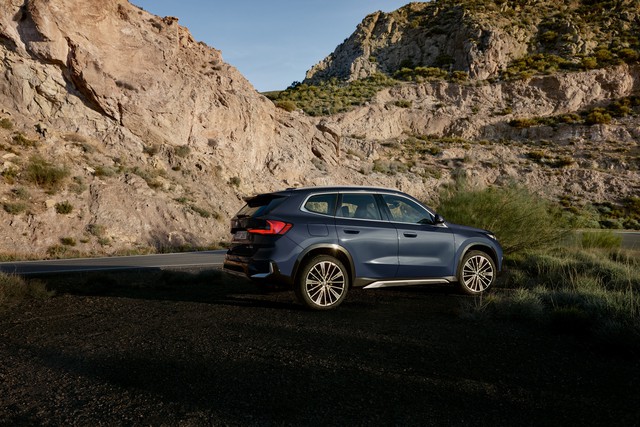 Từ 110 năm tiên phong đến BMW X1: Cánh cửa bước vào thế giới xe sang BMW - Ảnh 4.