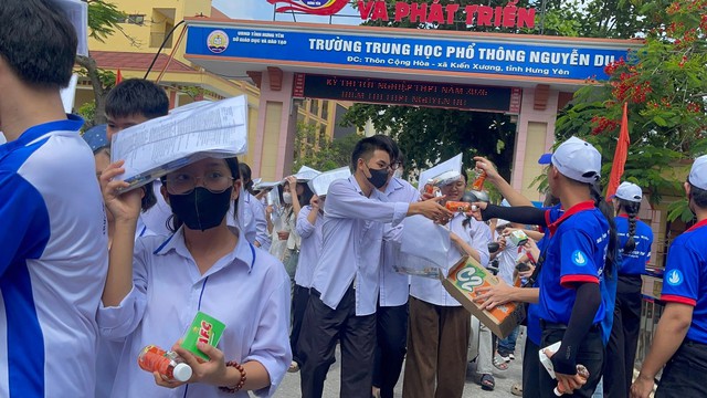 Tuổi mười bảy trong m&agrave;u &aacute;o xanh- Ảnh 1.