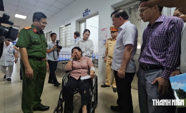 Lãnh đạo Đồng Nai thăm hỏi nạn nhân vụ cháy xe khách 7 người tử vong - Ảnh 2.